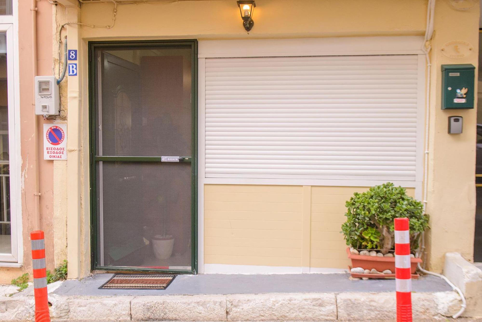Georgia'S Studio Corfu Town Exterior photo